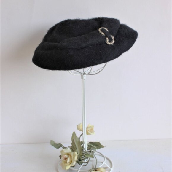 Vintage 1940s Hat, Black Plate Hat with Faux Pearls, Millinery - Picture 7 of 10